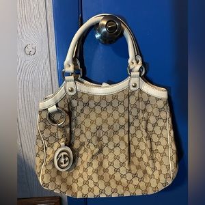 Authentic GUCCI Sukey Medium GG Canvas Tote & Pochette